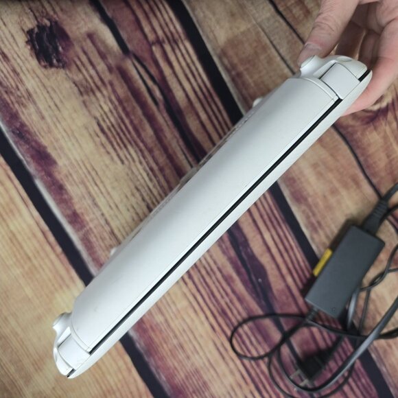 Asus Eee PC 1001P netbook of yore. Miraculously working fine. :-) - Picture 7 of 13